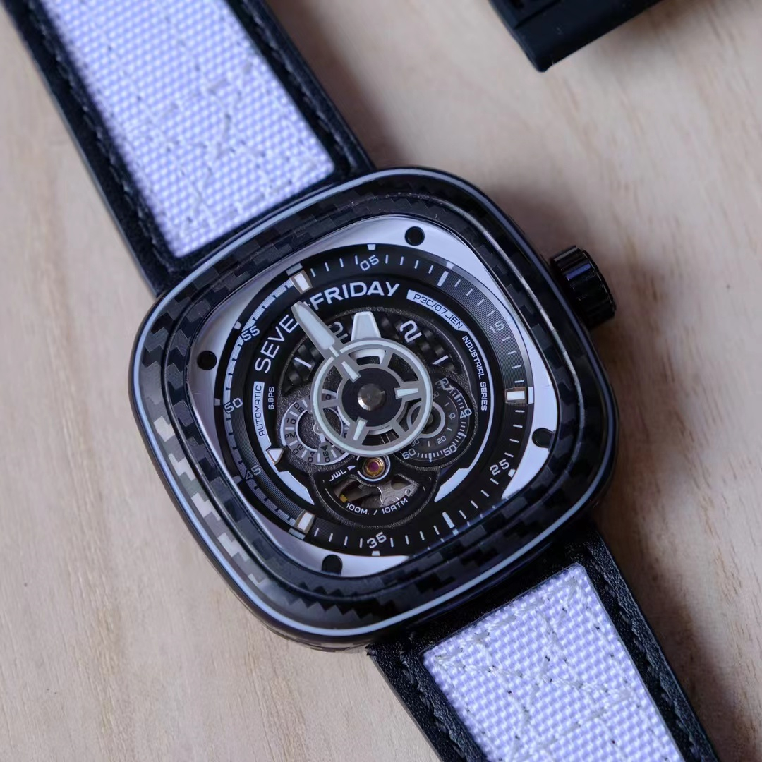 sevenFriday7個星期五P3C最新款，官方售價1W+，我們的超級劃算，表殼47.6+47mm大小
